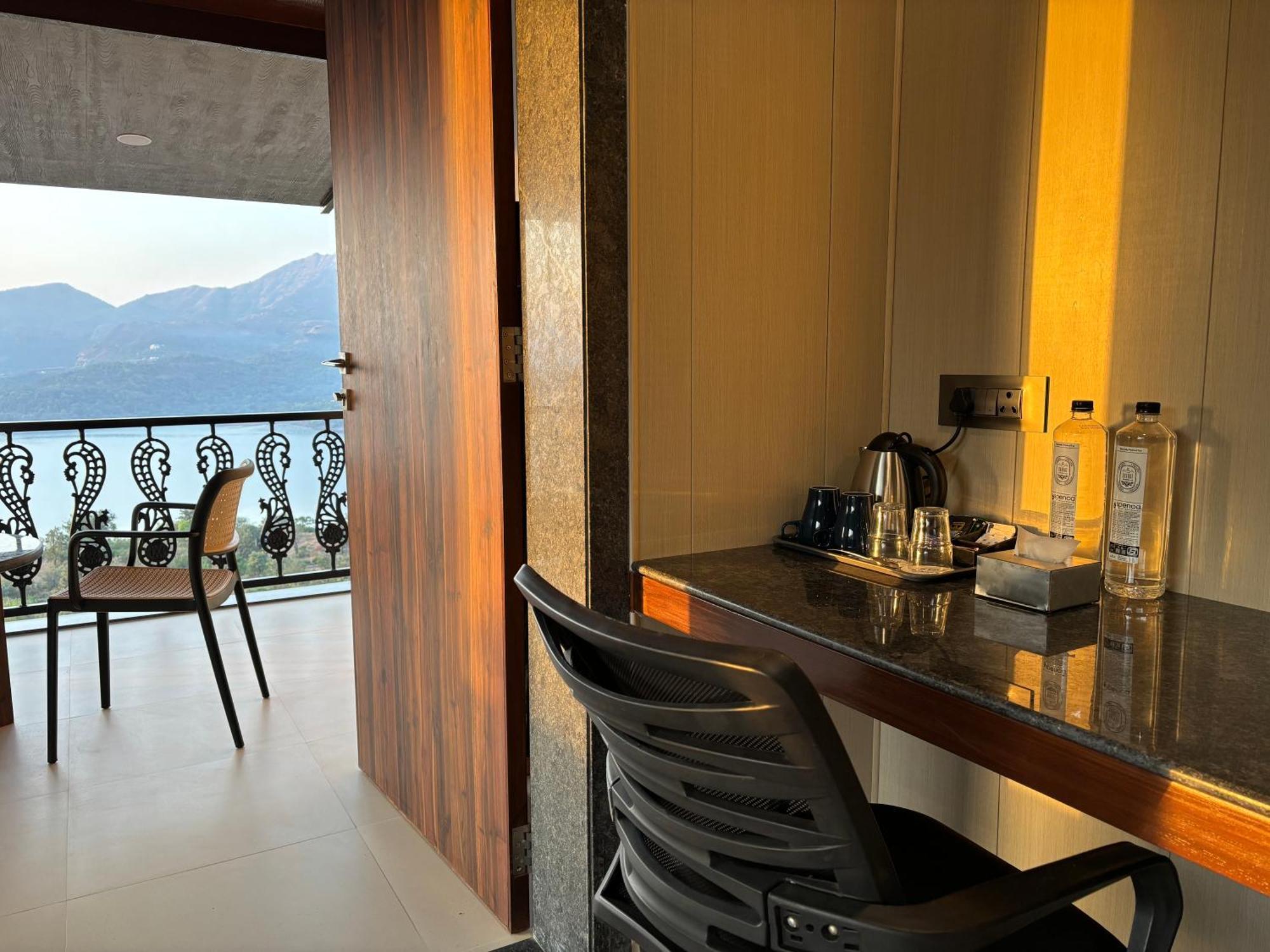 The Green Gate Resort Mulshi Bagian luar foto