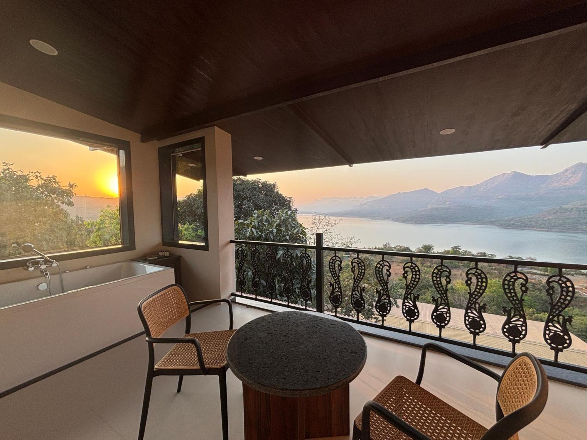 The Green Gate Resort Mulshi Bagian luar foto